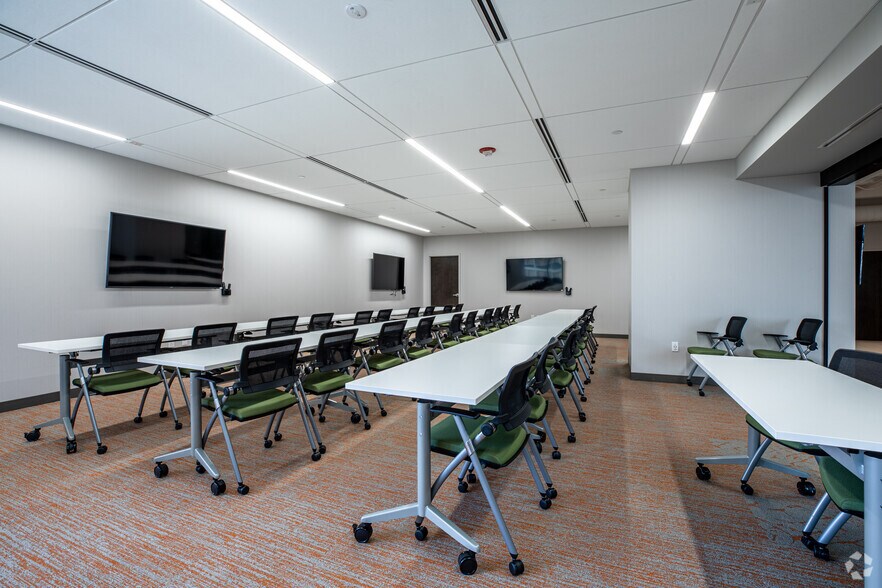 More Photos Of 1818 Market St, Philadelphia Office For Lease