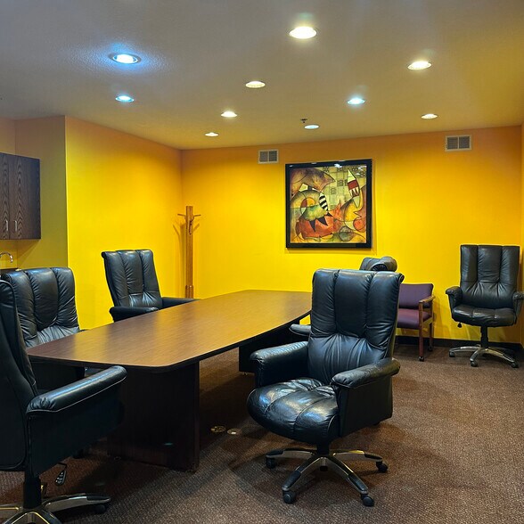More Photos Of 1912 N Lexington Ave, Roseville Medical For Sale