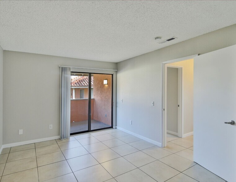 More Photos Of 1531 W Rialto Ave, Fontana Apartments For Sale