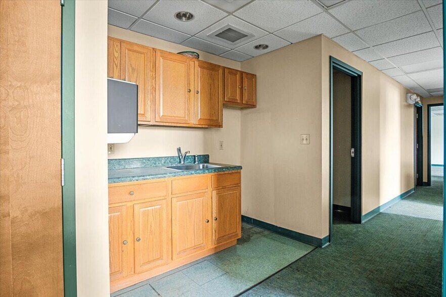 More Photos Of 373 High St, Wilkes Barre Manufacturing For Lease