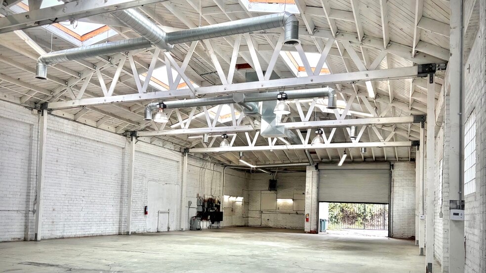 More Photos Of 4831 W Jefferson Blvd, Los Angeles Warehouse For Lease