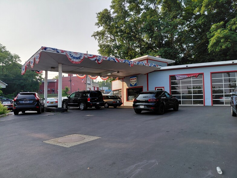 Primary Photo Of 7 Saratoga Ave, Ballston Spa Auto Repair For Sale