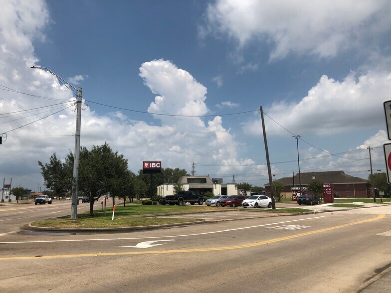 More Photos Of 1208 N Brazosport Blvd, Freeport Freestanding For Sale