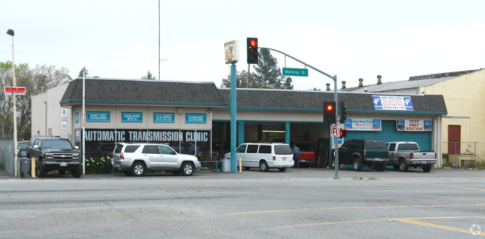 Primary Photo Of 7896 Monterey St, Gilroy Auto Repair For Sale