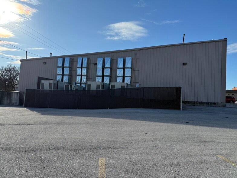 More Photos Of 201 W Tilden St, Humansville Freestanding For Sale