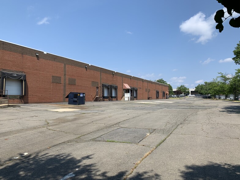More Photos Of 5741 General Washington Dr, Alexandria Manufacturing For Lease