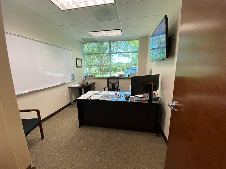 More Photos Of 131 Plantation Ridge Dr, Mooresville Office For Lease
