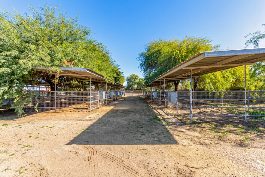 More Photos Of 7425 N Alsup Rd, Litchfield Park Horse Stables For Sale