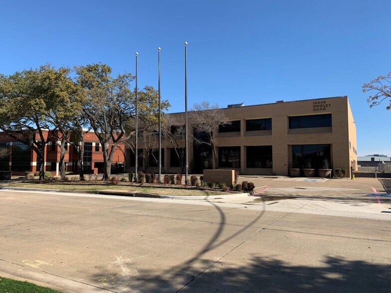 More Photos Of 15800 Dooley Rd, Addison Office For Sale
