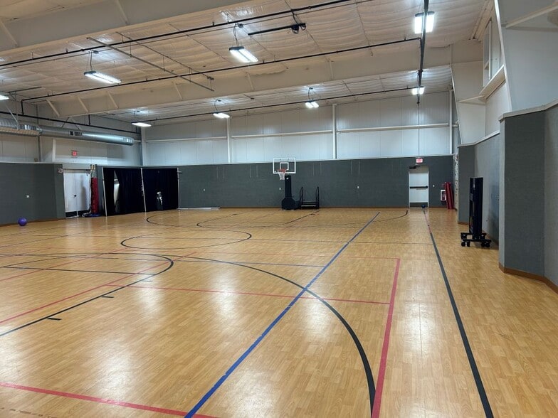 More Photos Of 4975 E Traverse Hwy, Traverse City Specialty For Lease