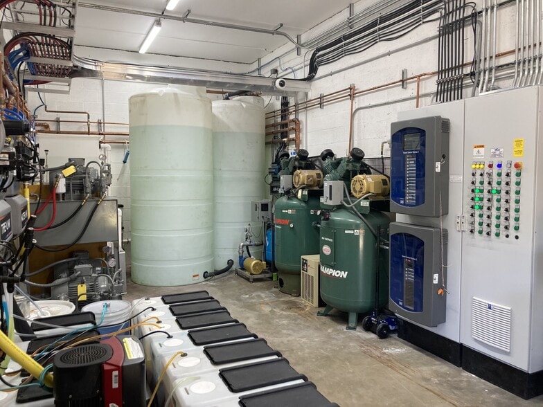 More Photos Of 921 Palm Beach Lakes Blvd, West Palm Beach Carwash For Sale