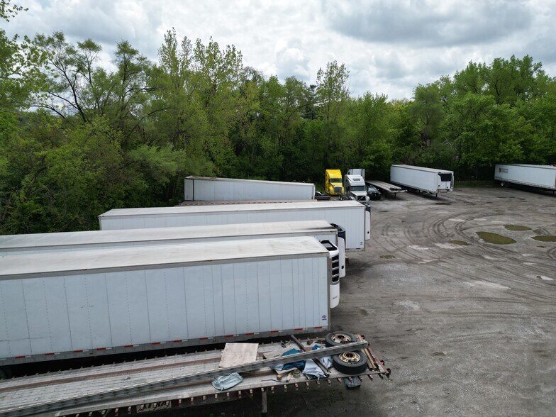 More Photos Of 17735 Chappel Ave, Lansing Industrial For Sale