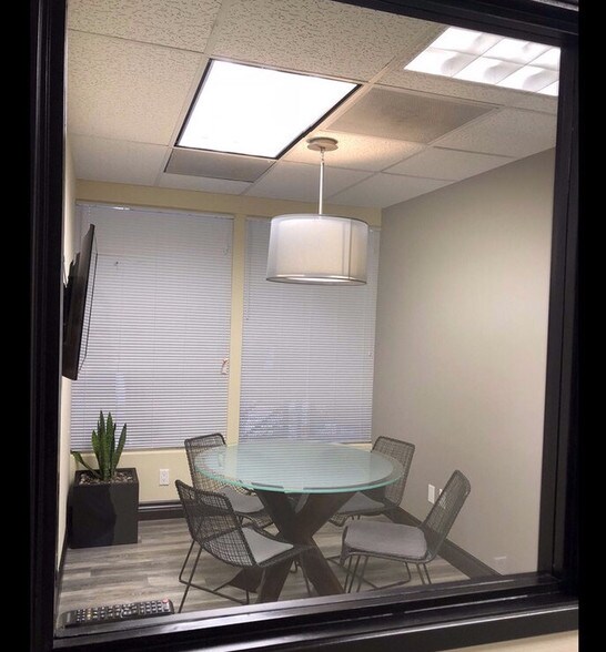 More Photos Of 1415 E 17th St, Santa Ana Office For Lease