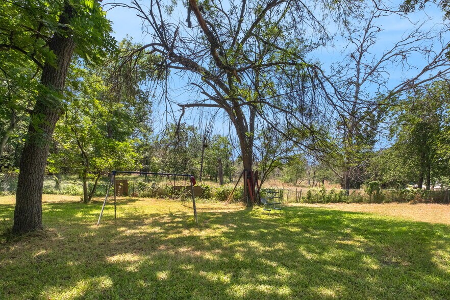 More Photos Of 4130 Aina Ln, San Antonio General Retail For Sale