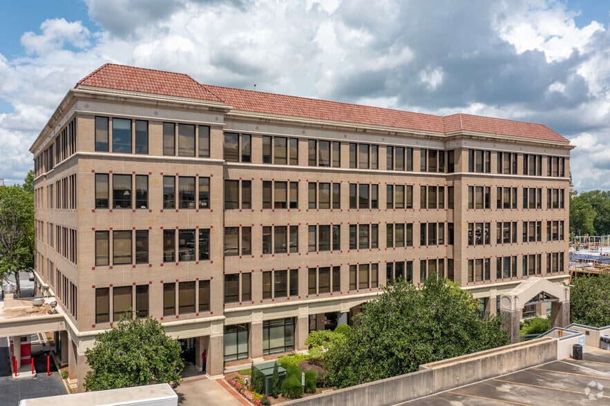 More Photos Of 125 Clairemont Ave, Decatur Office For Lease