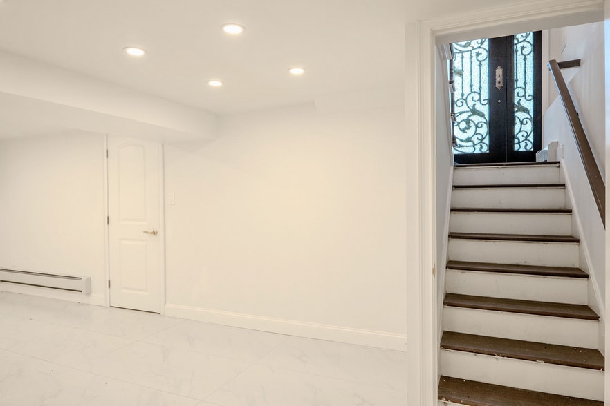 More Photos Of 776 Hempstead Ave, West Hempstead Specialty For Sale