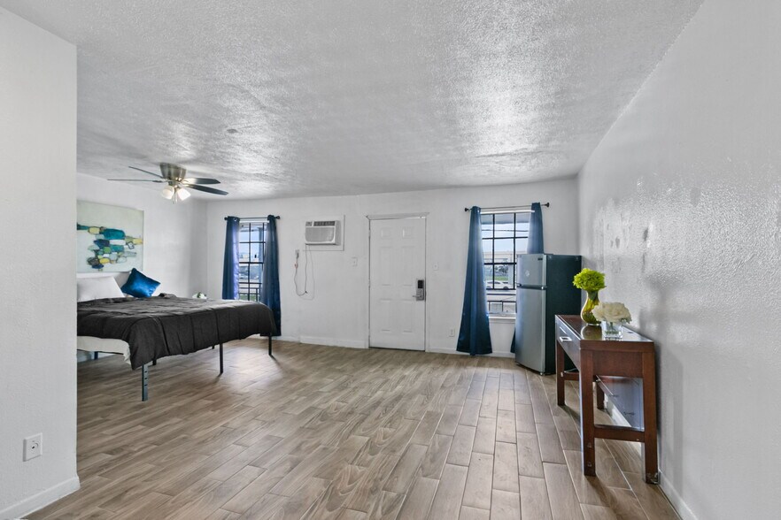 More Photos Of 8700 Gulf Fwy, Houston Apartments For Sale