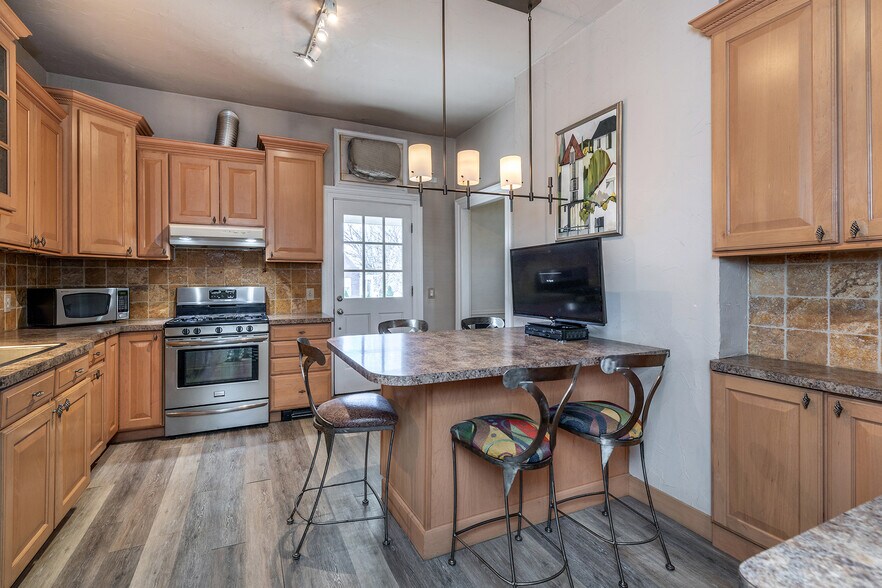 More Photos Of 259 Main St S, Woodbury Apartments For Lease