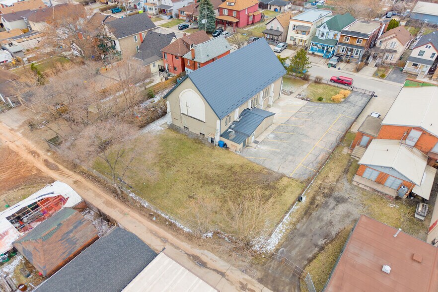 More Photos Of 50 Earl St, Hamilton Daycare Center For Sale