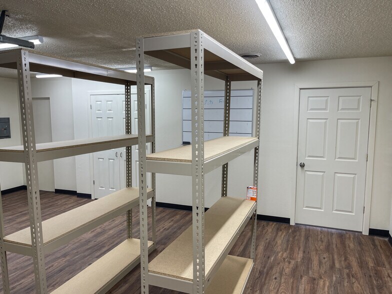 More Photos Of 710 S Oregon St, Ontario Office For Lease
