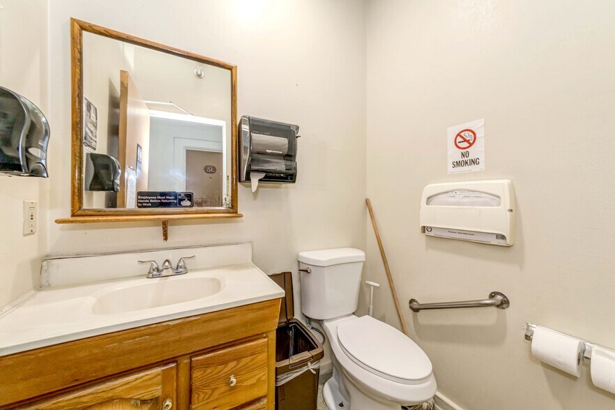 More Photos Of 325-329 E 1st St, Los Angeles Hotel For Sale