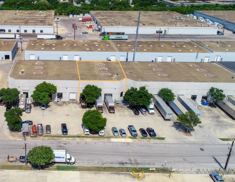 More Photos Of 5813 Distribution, San Antonio Warehouse For Lease