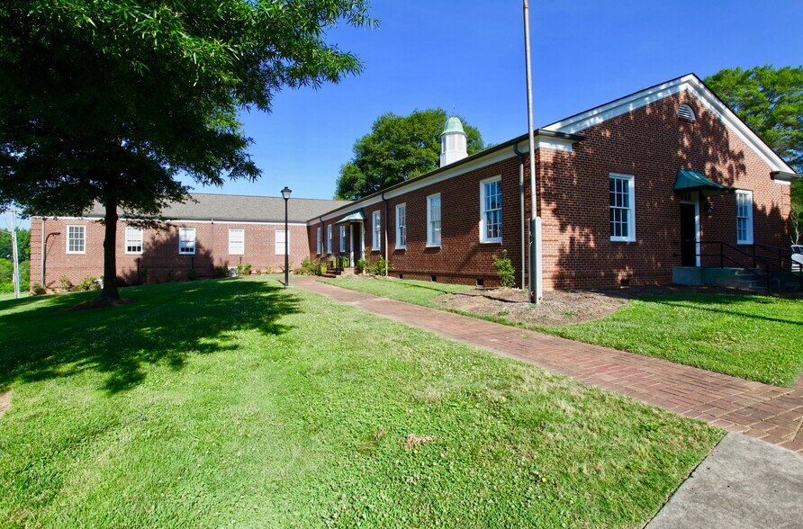 Primary Photo Of 300 NW Mcgill Ave NW, Concord Office For Lease