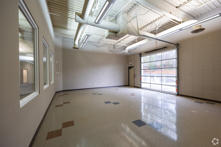 More Photos Of 303 Research Dr, Peachtree Corners Research And Development For Lease