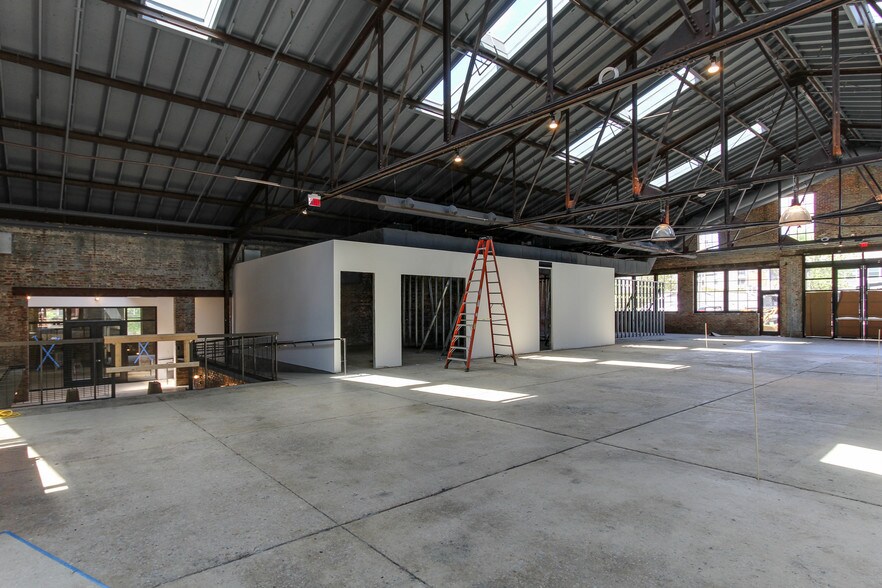 More Photos Of 500 E Davie St, Raleigh Restaurant For Lease