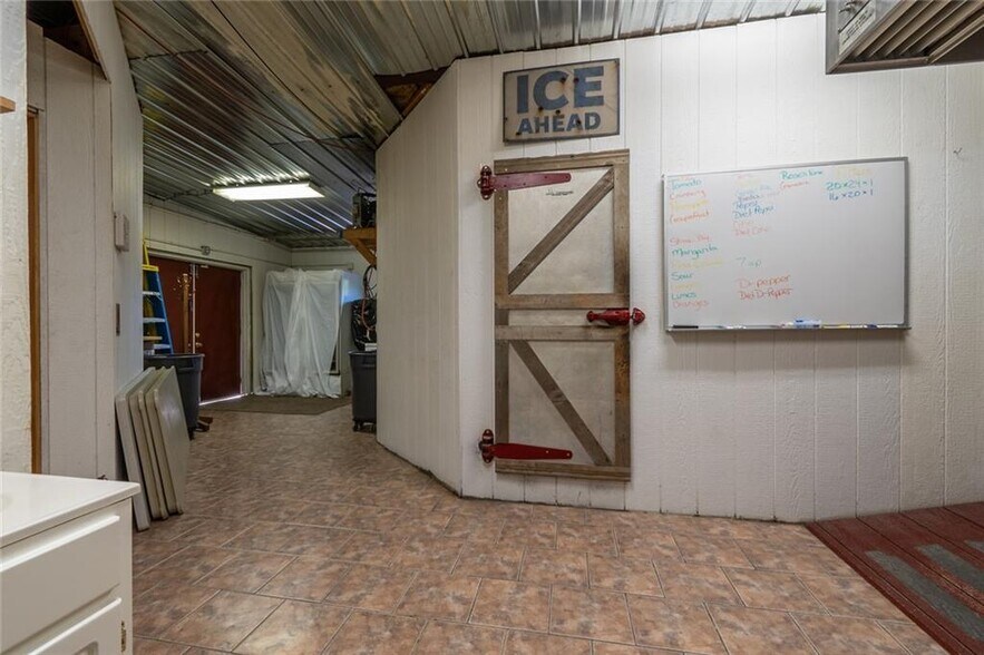 More Photos Of 233 Hwy 75, Sycamore Restaurant For Sale