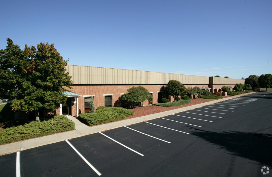 More Photos Of 7 Kripes Rd, East Granby Flex For Lease