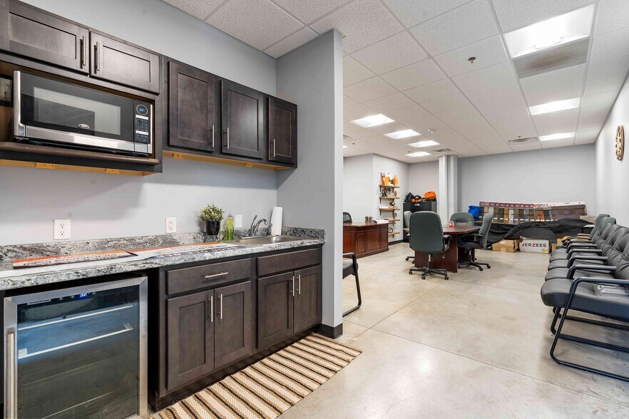 More Photos Of 420 12th Ave SE, Cedar Rapids Office Residential For Sale