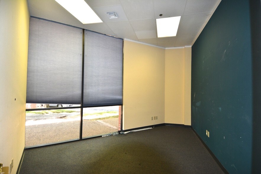 More Photos Of 11990 Heritage Oak Pl, Auburn Office For Lease