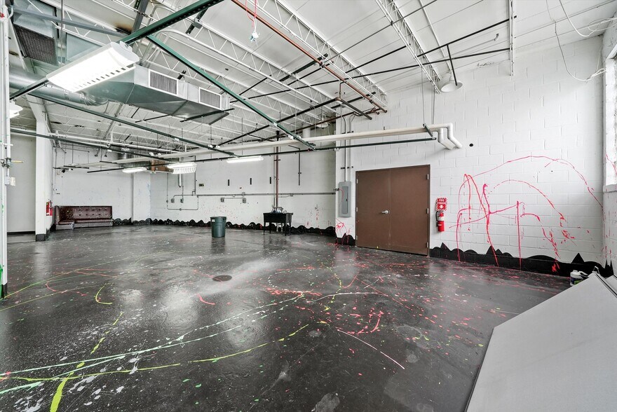 More Photos Of 4025-4039 S Western Blvd, Chicago Warehouse For Sale