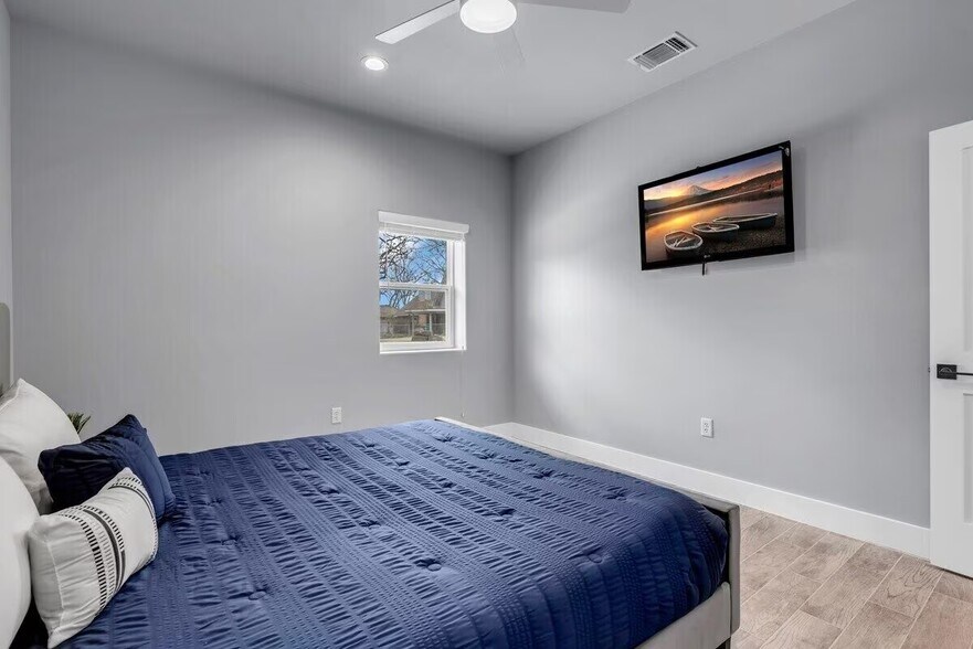 More Photos Of 3120 River Oaks Dr, Kingsland Specialty For Sale