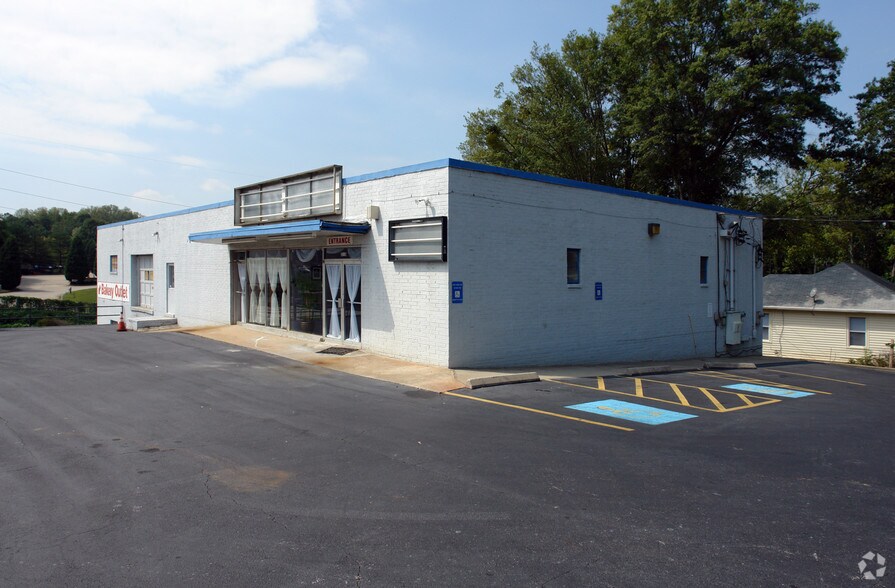 More Photos Of 3110 E Ponce De Leon, Scottdale Freestanding For Sale