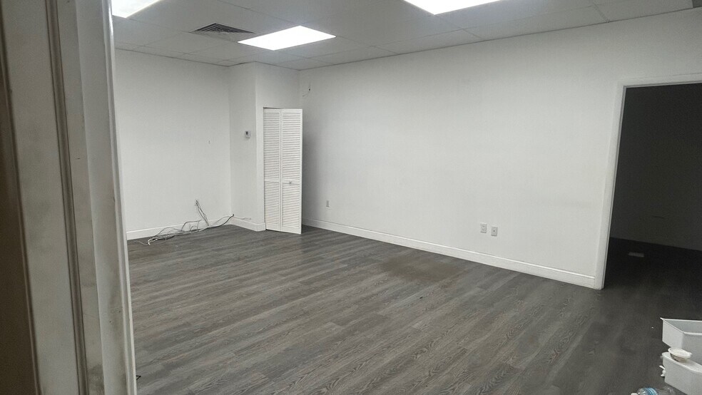 More Photos Of 6326 NW 72nd Ave, Miami Warehouse For Lease