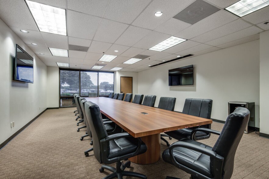 More Photos Of 4100 Alpha Rd, Dallas Coworking Space