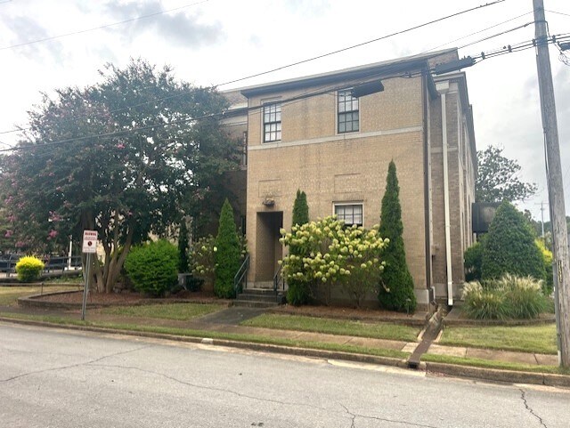 More Photos Of 414 Bank NE st, Decatur Office Residential For Sale