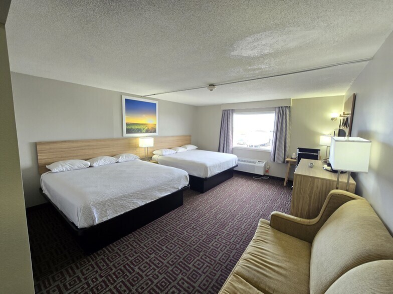 More Photos Of 711 S Downey St, West Branch Hotel For Sale