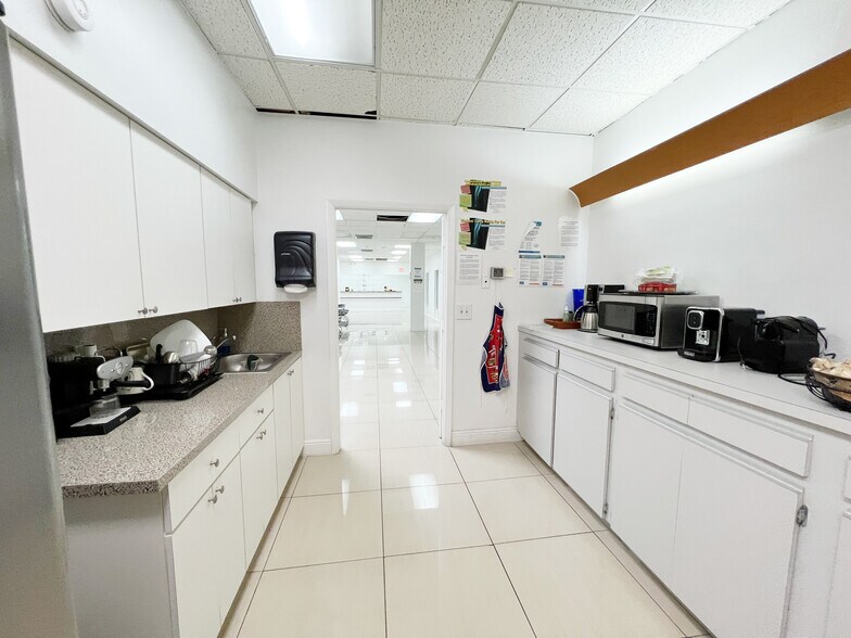 More Photos Of 14150 SW 119th Ave, Miami Manufacturing For Lease