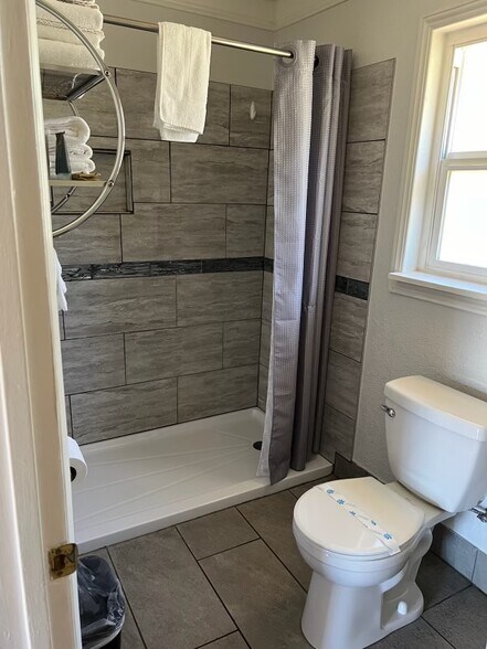 More Photos Of 550 S Auburn St, Colfax Hotel For Sale