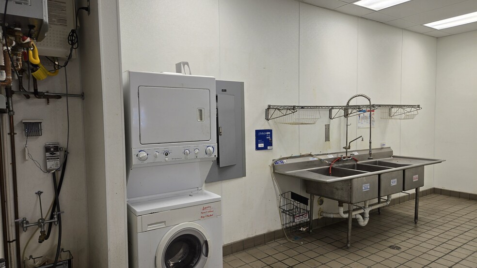 More Photos Of 5600-5628 Watt Ave, North Highlands Unknown For Lease