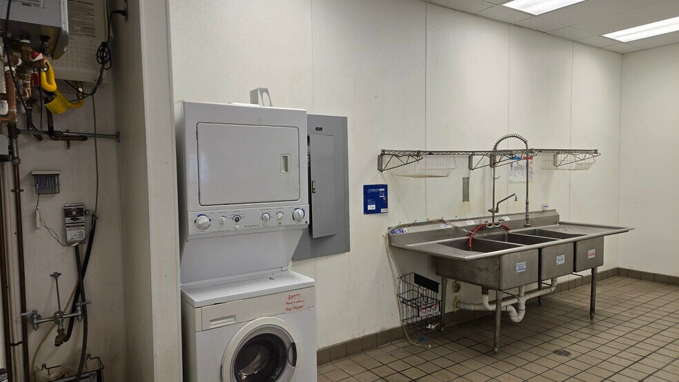 More Photos Of 5600-5628 Watt Ave, North Highlands Unknown For Lease