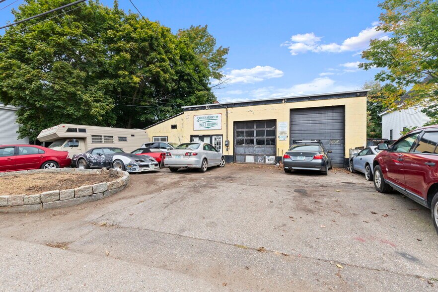 More Photos Of 334 Main St, Somersworth Auto Repair For Sale