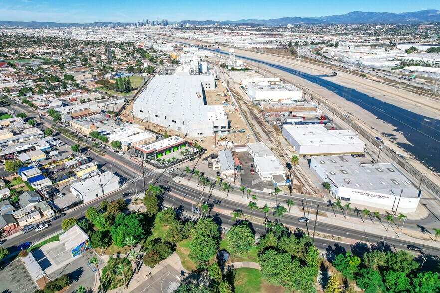 More Photos Of 5005 E Slauson Ave, Vernon Warehouse For Sale