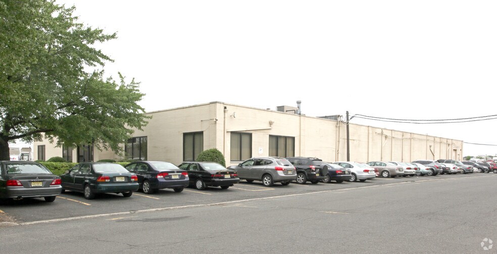 Primary Photo Of 700 Dowd Ave, Elizabeth Warehouse For Lease