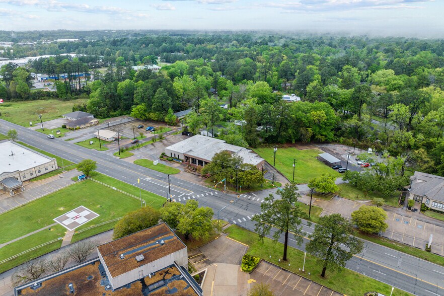 More Photos Of 1306 W Frank Ave, Lufkin Medical For Sale
