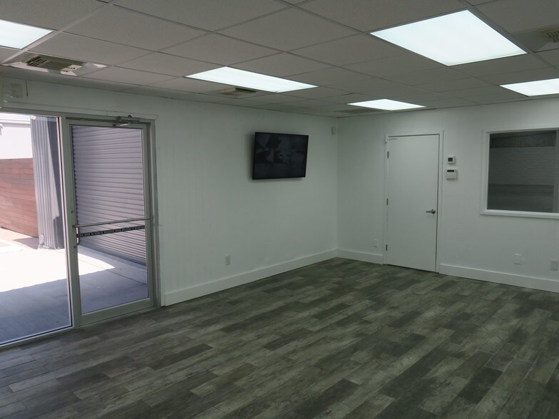 More Photos Of 5828 Star Ln, Houston Service For Lease