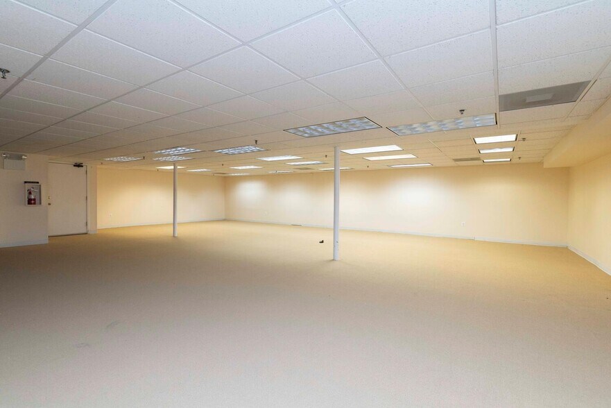 More Photos Of 408 Executive Dr, Langhorne Office For Sale